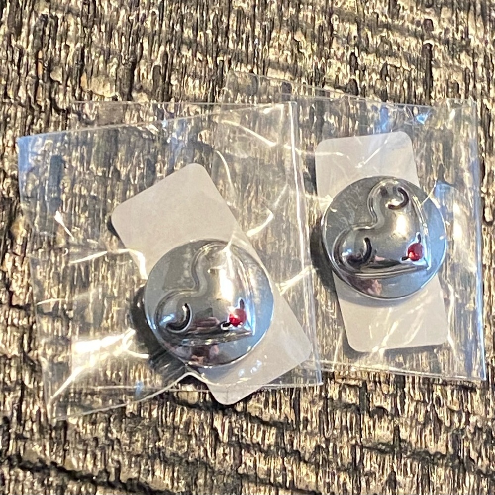 Pair of Magnolia and Vine Silver Heart and Red Crystal Standard Jewelry Snaps